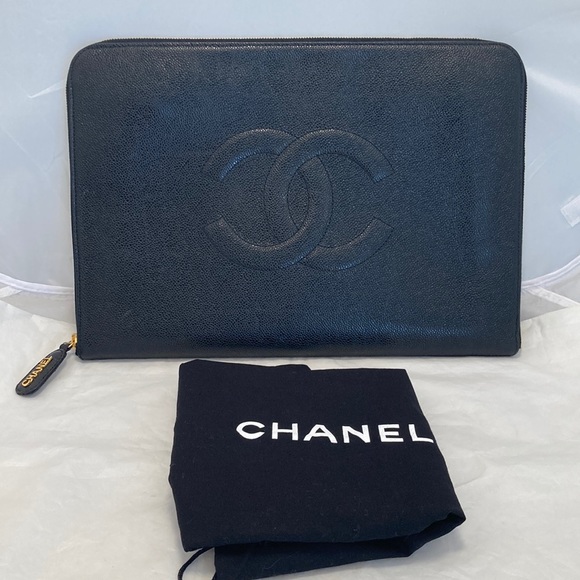 CHANEL Handbags - CHANEL Jumbo CC Caviar Document Holder